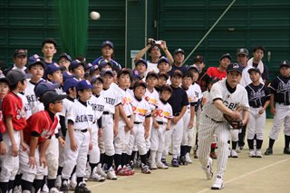 元プロ野球選手の村田兆治さんによる野球教室2