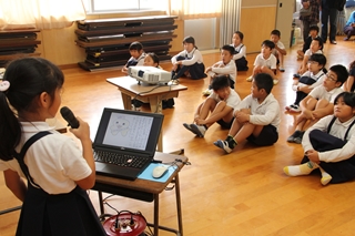 日当山小学校の3年生による成果発表2