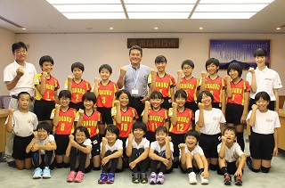 国分女子バレーボールスポーツ少年団表敬訪問