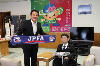 電動車椅子サッカー日本代表塩入様市長表敬