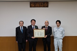 こうかき建設との集合写真