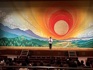 みぞべ文化祭であいさつする様子