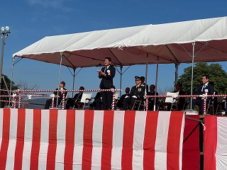 市長があいさつする様子