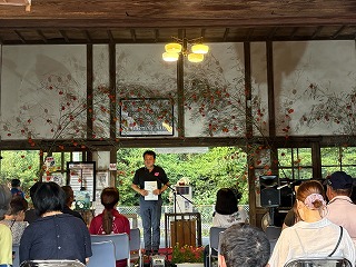 市長が挨拶する様子
