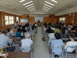 市長があいさつする様子