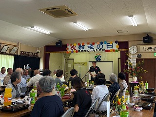 木原地区で市長が祝辞を述べる様子