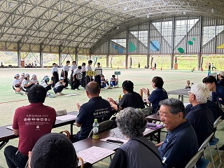 運動会を観戦する様子