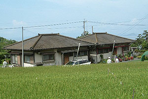 小廻住宅