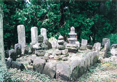 沢家墓碑群写真