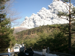 新燃岳の噴火の画像1