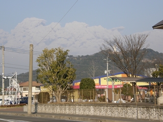 新燃岳の噴火の画像2