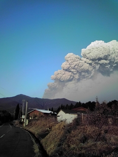 新燃岳の噴火の画像5