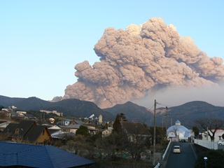 新燃岳の噴火の画像6