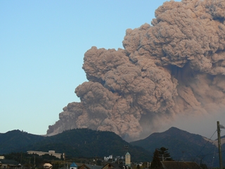 新燃岳の噴火の画像7