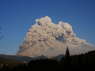 新燃岳の噴火の画像4
