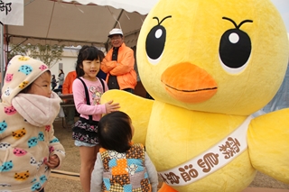 アヒル隊長と子供たち