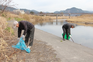 天降川周辺のボランティア清掃2