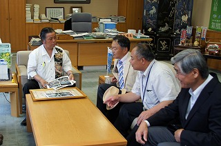 国土交通大臣表彰を受賞した大隅横川駅保存活用実行委員会のみなさん