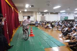 自転車の乗り方の実技指導