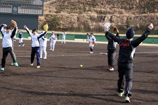 太陽誘電女子ソフトボール部による講習会