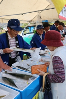 第1回霧島市水産まつりの様子2