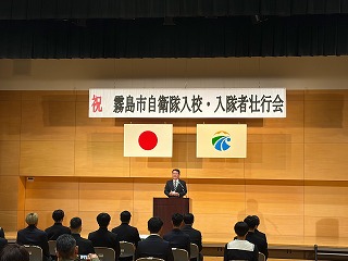 市長があいさつする様子