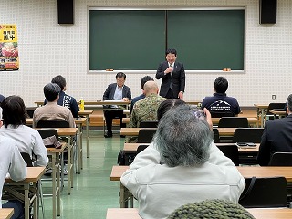 市長があいさつする様子