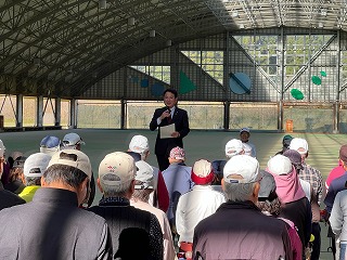 市長があいさつする様子