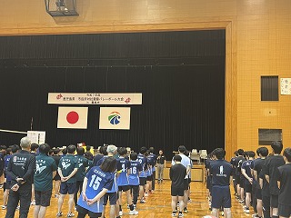 市役所対抗親睦バレー大会写真1