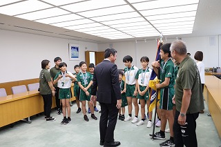 セブンスターズ表敬訪問写真2