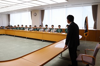 セブンスターズ表敬訪問写真1
