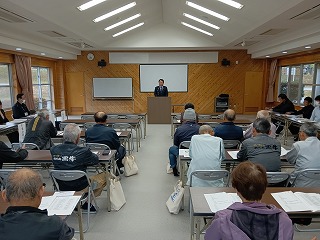 市長があいさつする様子