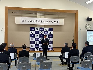 市長があいさつする様子