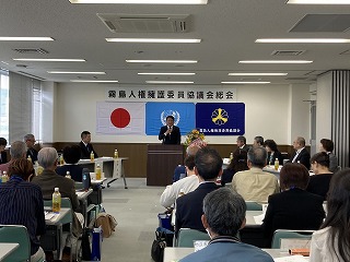 市長が挨拶する様子
