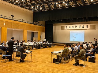 市長があいさつする様子
