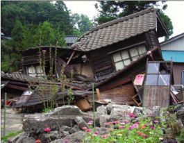 地震倒壊写真